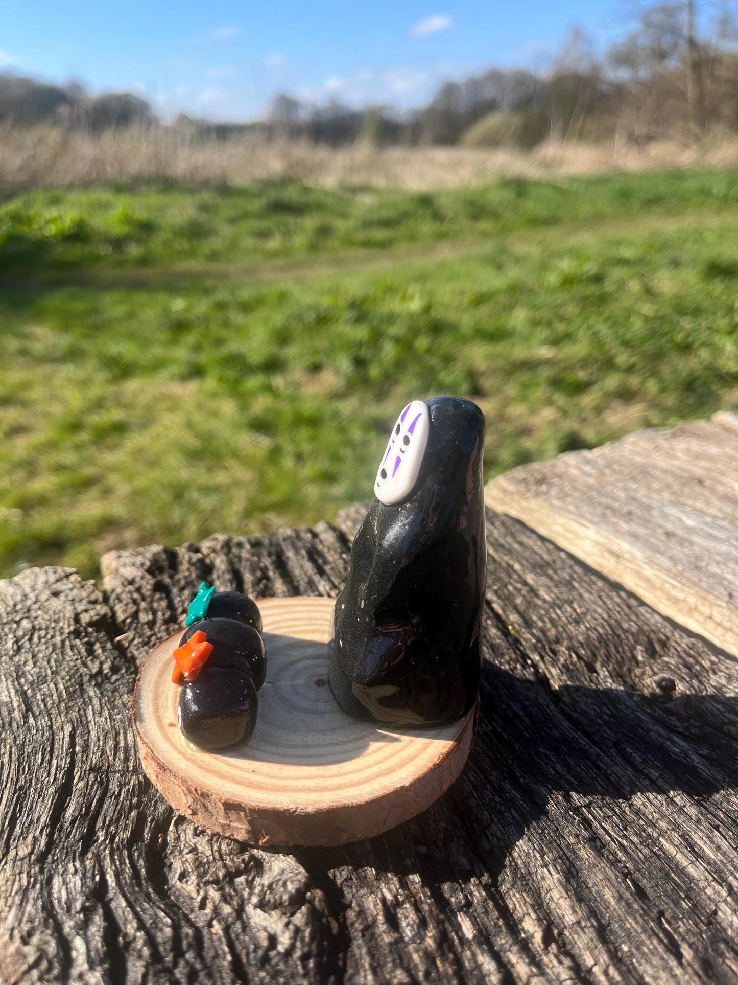 No Face and Dust Sprite Phone Stand