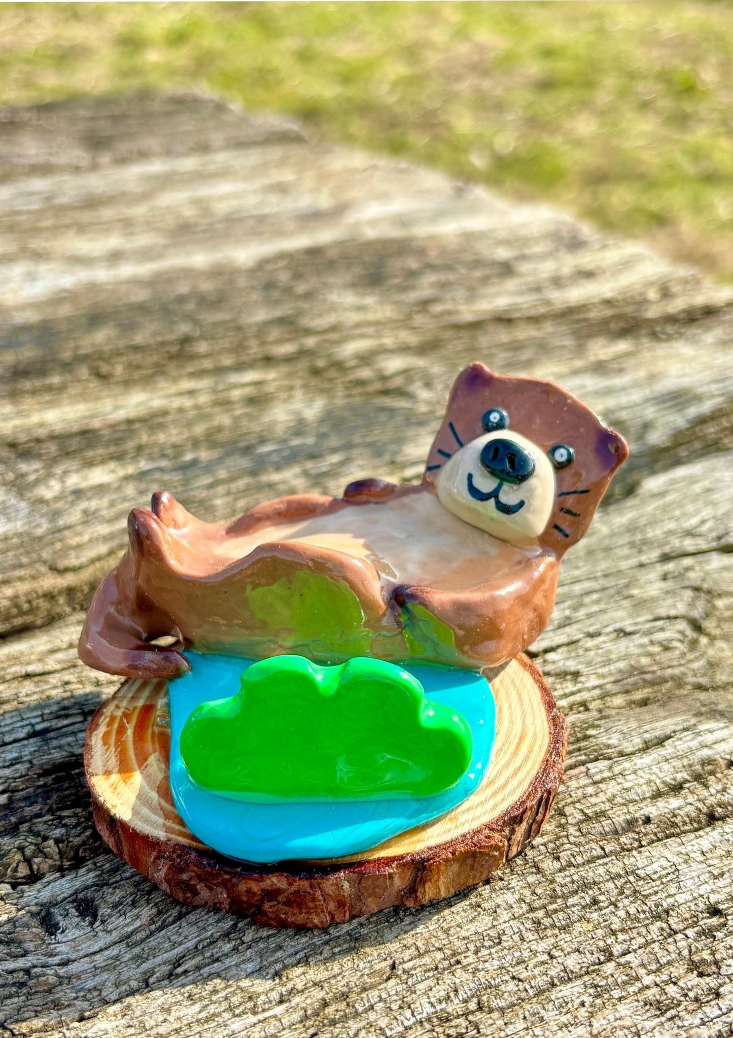 Mr Otter Phone Stand