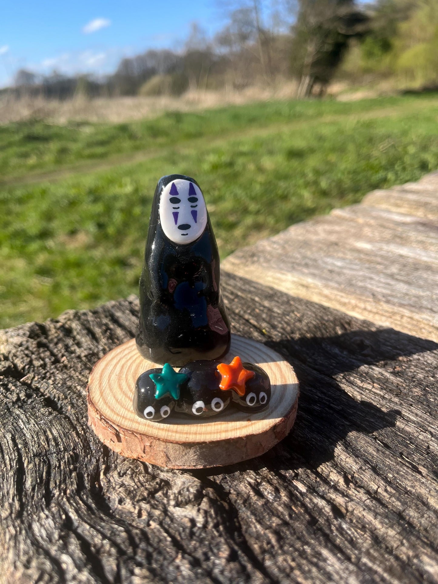 No Face and Dust Sprite Phone Stand