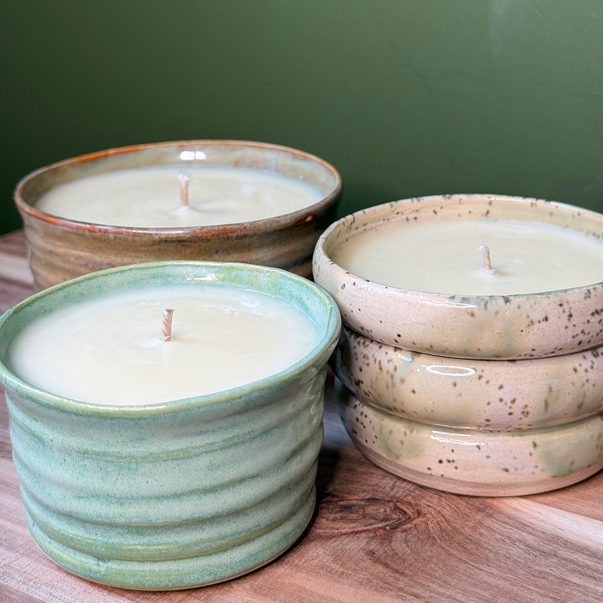 Handmade Ceramic Candle - Cranberry, Orange and Cinnamon Scent🎄